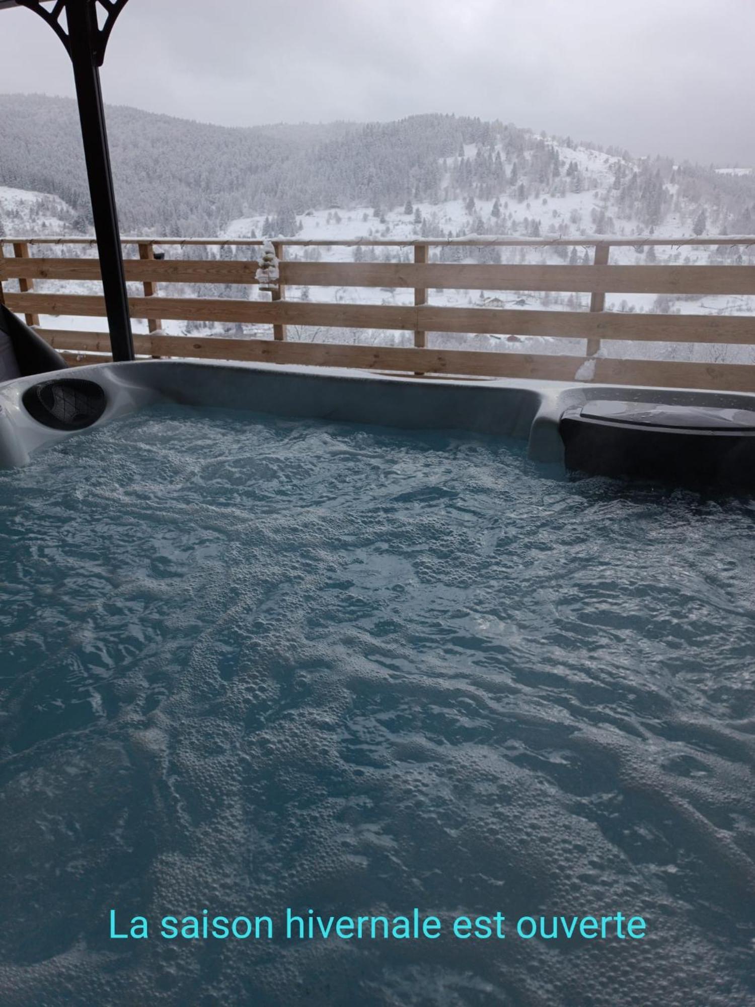 Les Chalets Bambi & Jacuzzi Privatif La Bresse Værelse billede