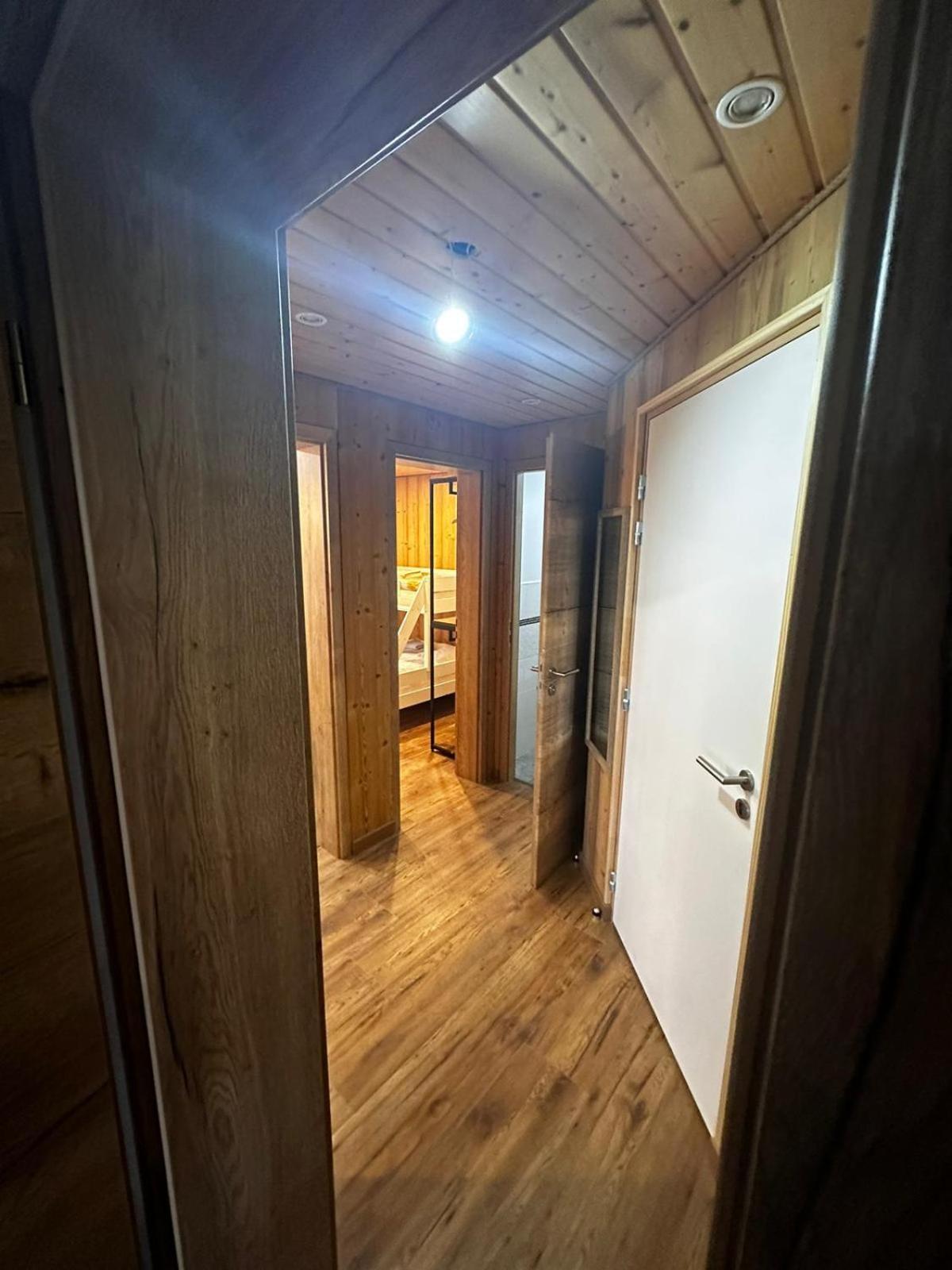Les Chalets Bambi & Jacuzzi Privatif La Bresse Værelse billede