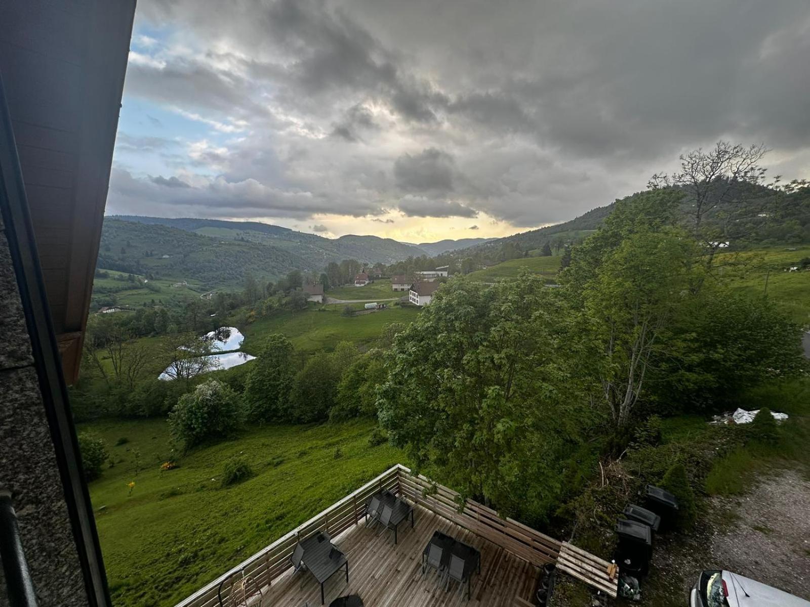 Les Chalets Bambi & Jacuzzi Privatif La Bresse Værelse billede