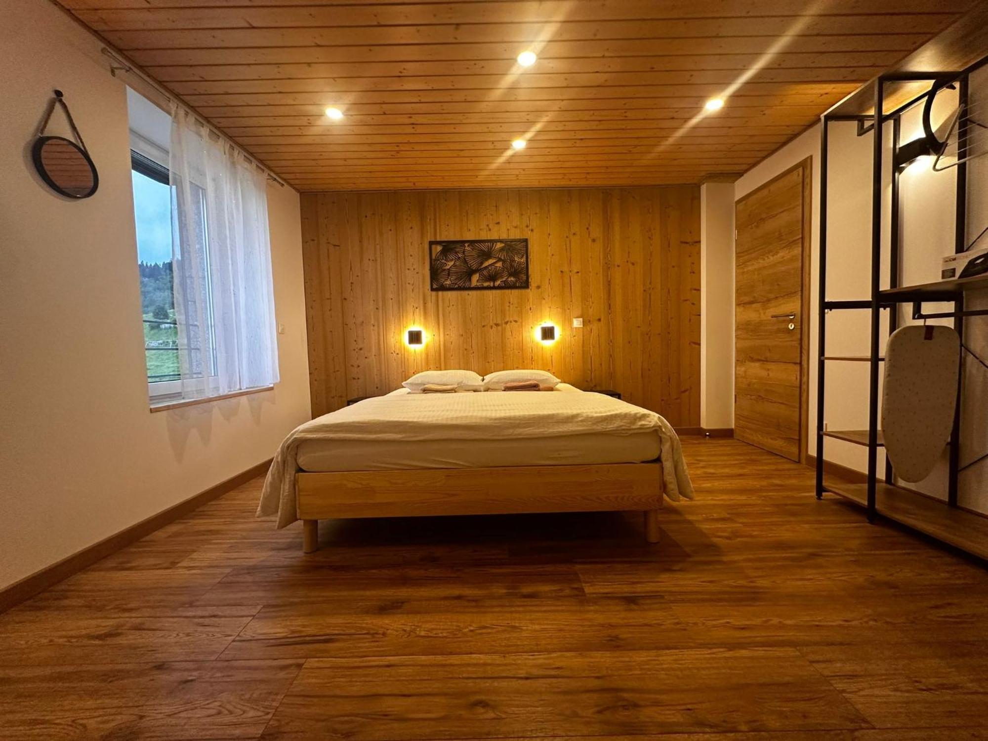 Les Chalets Bambi & Jacuzzi Privatif La Bresse Værelse billede